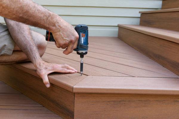 Essential Tips for Hiring a Professional Deck Builder